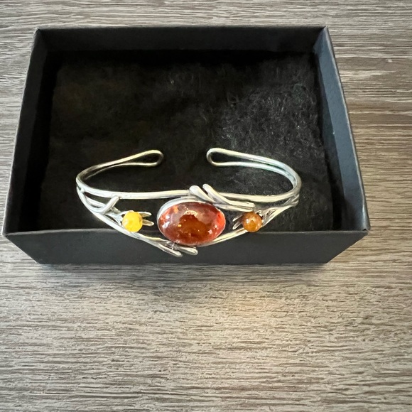 Bangle bracelet - Picture 2 of 3